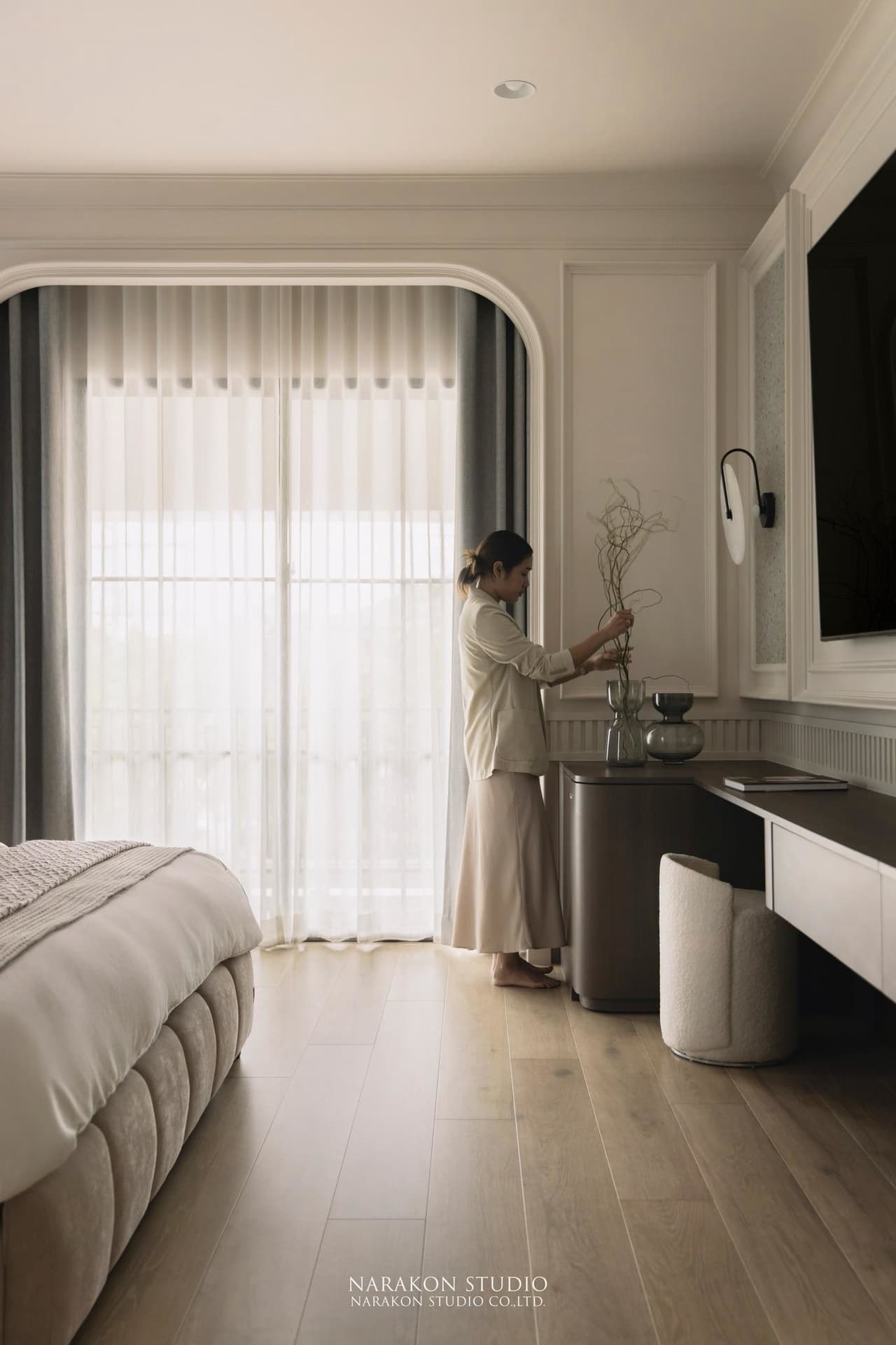 Neoclassic Elegance 12
