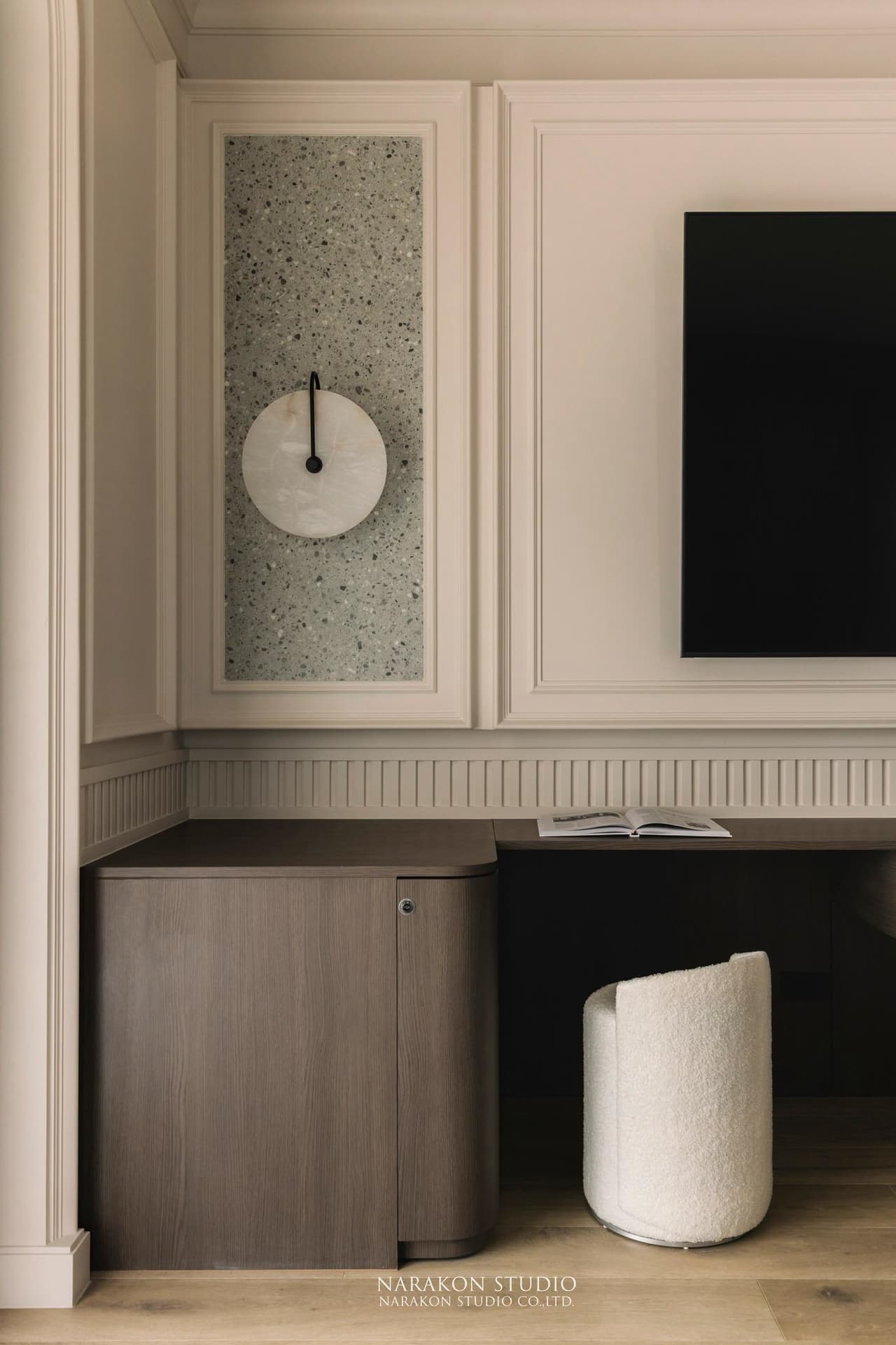 Neoclassic Elegance 23